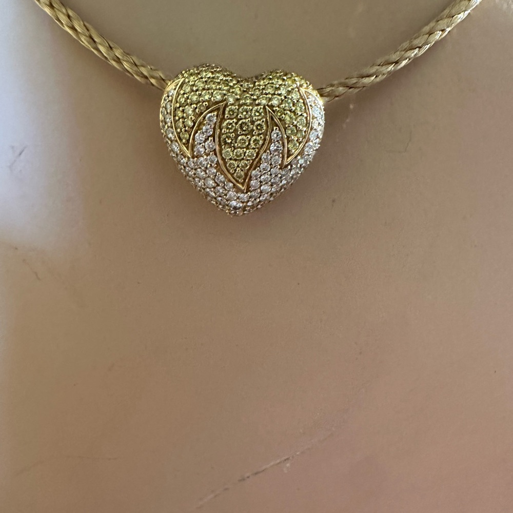 Sold gold 3.24 CT Diamond Pendant yellow and white diamonds